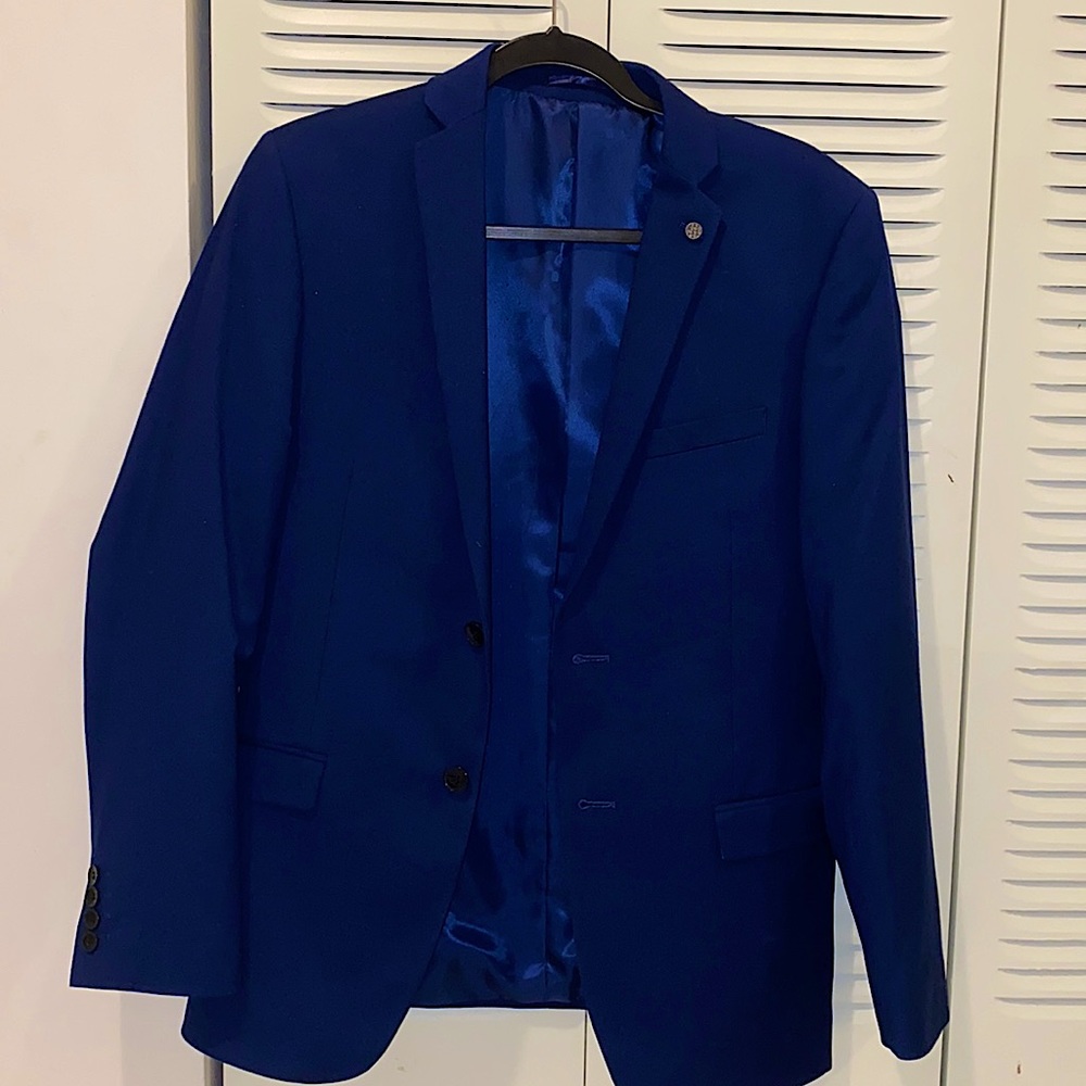 Selling my Navy blue suit. It’s in perfect condition only worn twice.